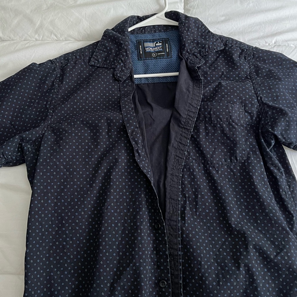 Men’s Short Sleeve Button Up Cool Shirt Pocket Square Medium Navy Blue